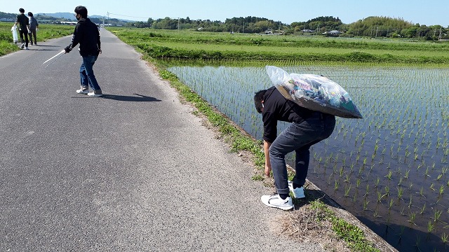 田んぼぜ清掃１